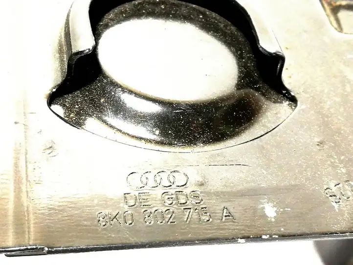 Audi A5 8T 8F (2007 - 2011) 8K0802715A Держатель аккумулятора — фото 4
