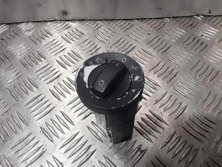 Audi A4 S4 B6 8E 8H (2000 - 2006) 8E0941531 Включатель фонарей — фото 1