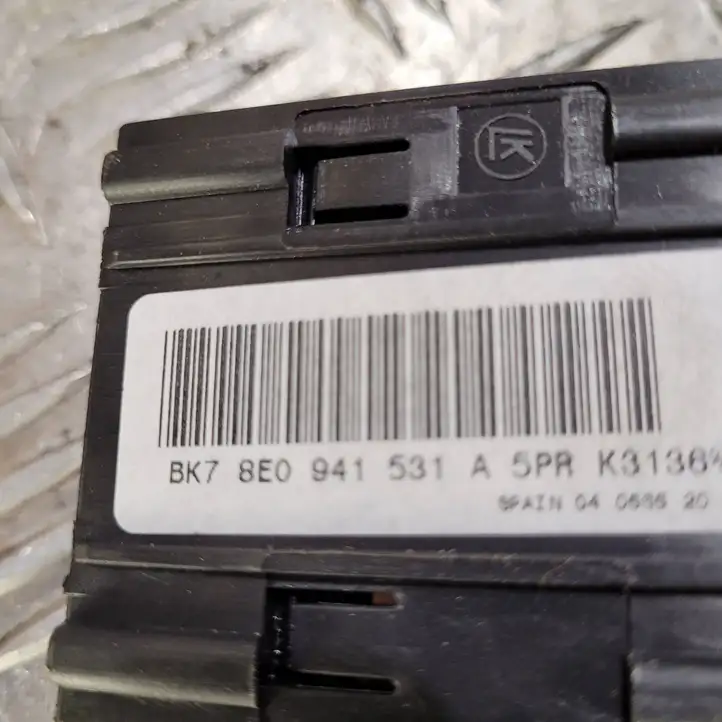 Audi A4 S4 B6 8E 8H (2000 - 2006) 8E0941531A Включатель фонарей — фото 2