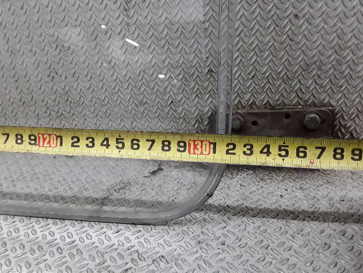 Mercedes-Benz Sprinter W901 W902 W903 W904 (1995 - 2007) Заднее боковое стекло — фото 3