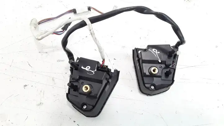 BMW 5 F10 F11 (2009 - 2016) 9229480 Кнопки на рулевом колесе — фото 2