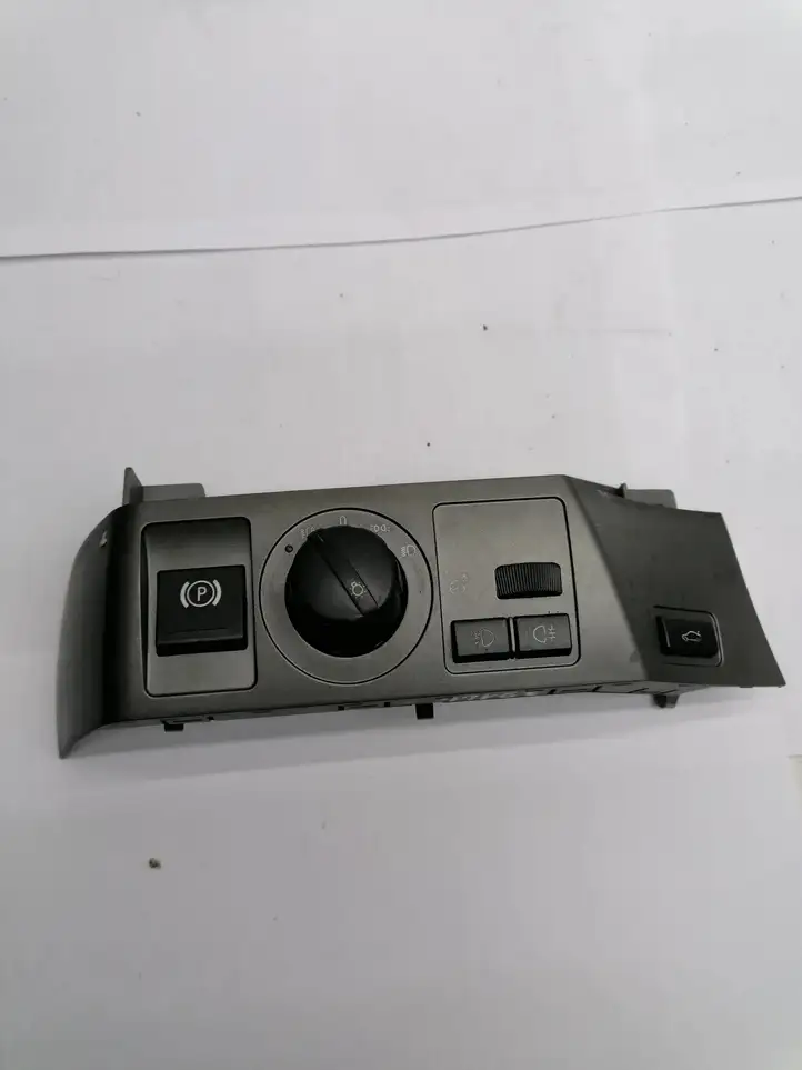 BMW 7 E65 E66 (2001 - 2008) 6131691884902 Включатель фонарей — фото 1