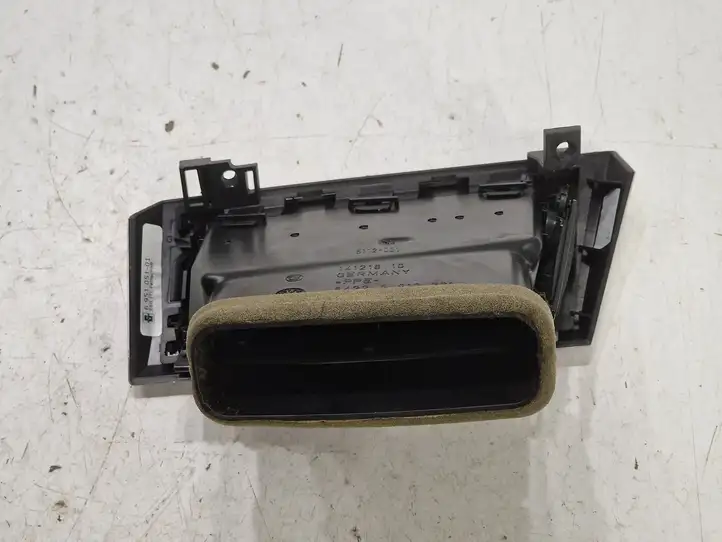 BMW 5 E60 E61 (2004 - 2010) 64226910731 Боковой воздушный дефлектор — фото 6