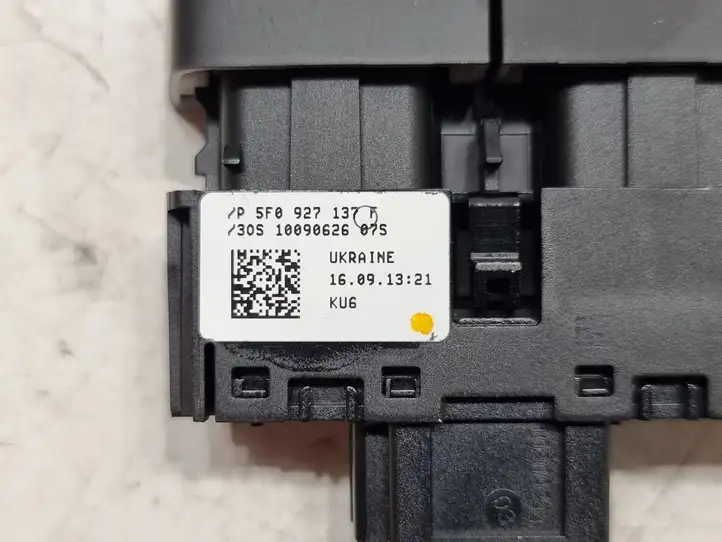Seat Ibiza IV (6J,6P) (2008 - 2017) 5F0927137F Блок кнопок на панели — фото 8