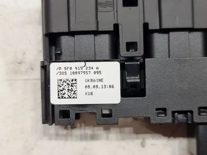 Seat Ibiza IV (6J,6P) (2008 - 2017) 5F0919234A Включатель надувной подушки для пассажира — фото 6