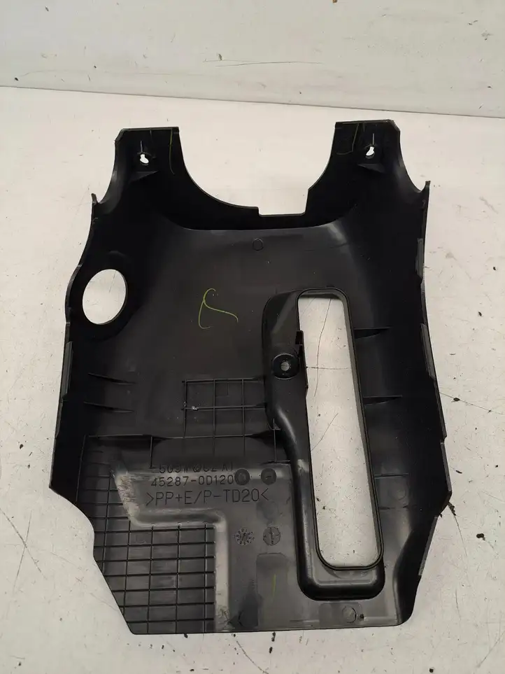 Toyota Yaris (2014 - 2019) 452870D120 Обшивка рулевой колонки — фото 2