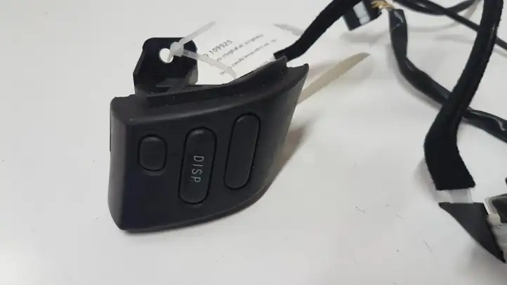 Toyota Corolla Verso AR10 (2004 - 2009) Кнопки на рулевом колесе — фото 1
