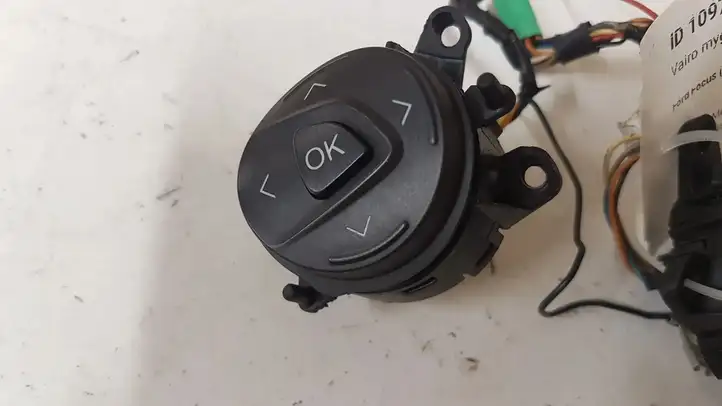 Ford Focus (2011 - 2015) AM5T14K147AA Кнопки на рулевом колесе — фото 4