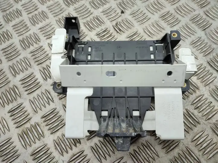 Volvo XC60 (2008 - 2013) 30729835 Кронштейн ЭБУ двигателя — фото 1