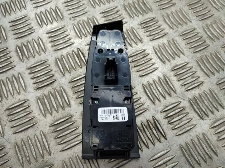 BMW 2 F46 (2015 - ) 936211601 Кнопка стеклоподъемников — фото 2