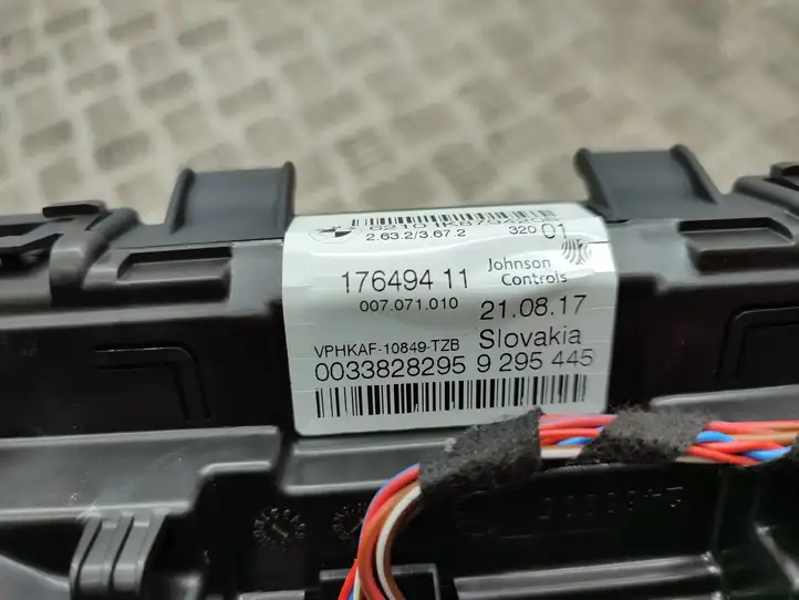 BMW 2 F46 (2015 - ) 17649411 Спидометр — фото 5