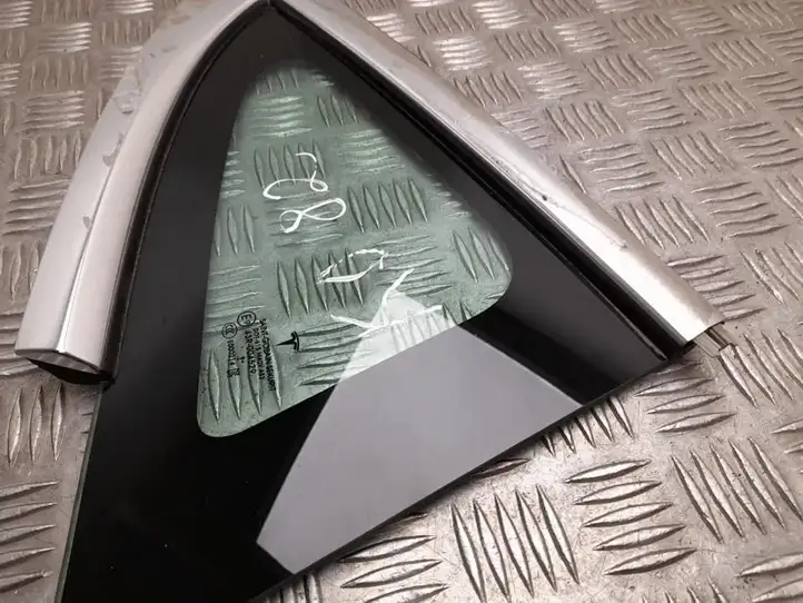 Tesla Model 3 (2017 - 2023) 108070600 Заднее боковое стекло — фото 3
