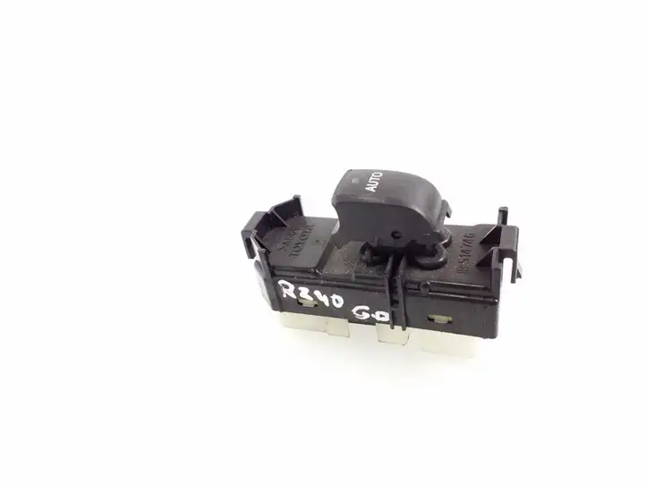 Toyota Avensis Verso (2001 - 2004) 8403044020 Блок кнопок стеклоподъемников — фото 1