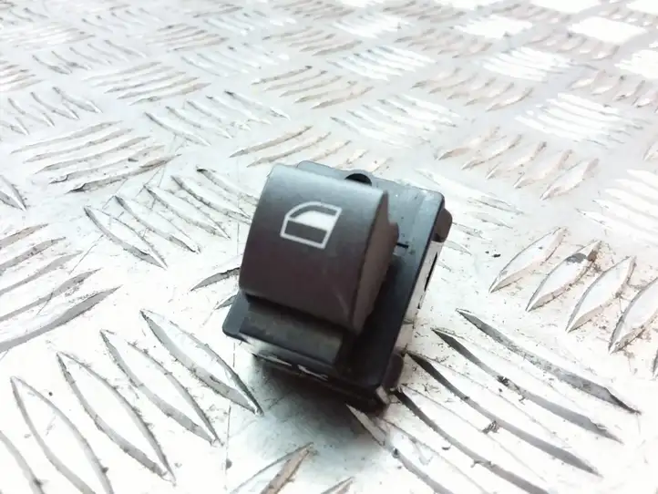 BMW 7 E65 E66 (2001 - 2008) 8379597 Кнопка стеклоподъемников — фото 1