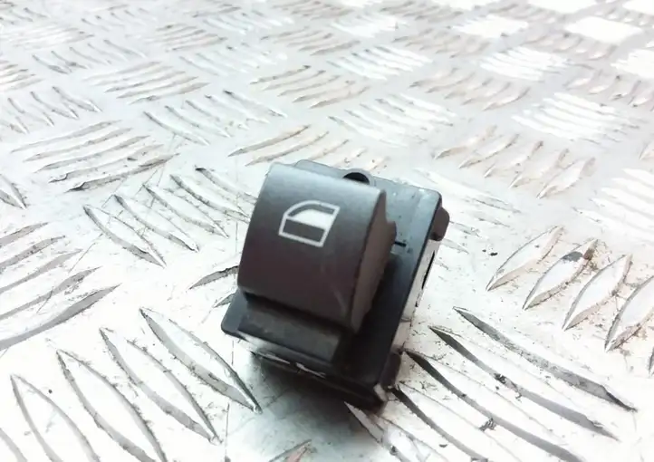 BMW 7 E65 E66 (2001 - 2008) 8379597 Кнопка стеклоподъемников — фото 2