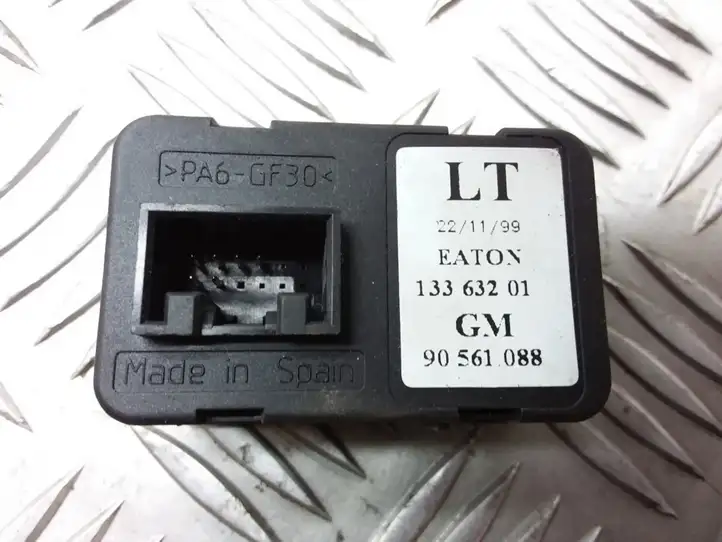 Opel Astra G (1998 - 2004) 13363201 Кнопка стеклоподъемников — фото 3