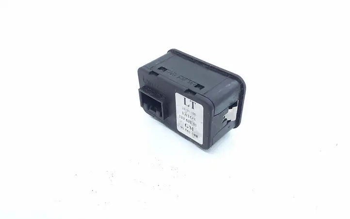 Opel Astra G (1998 - 2004) 90561088 Блок кнопок стеклоподъемников — фото 3