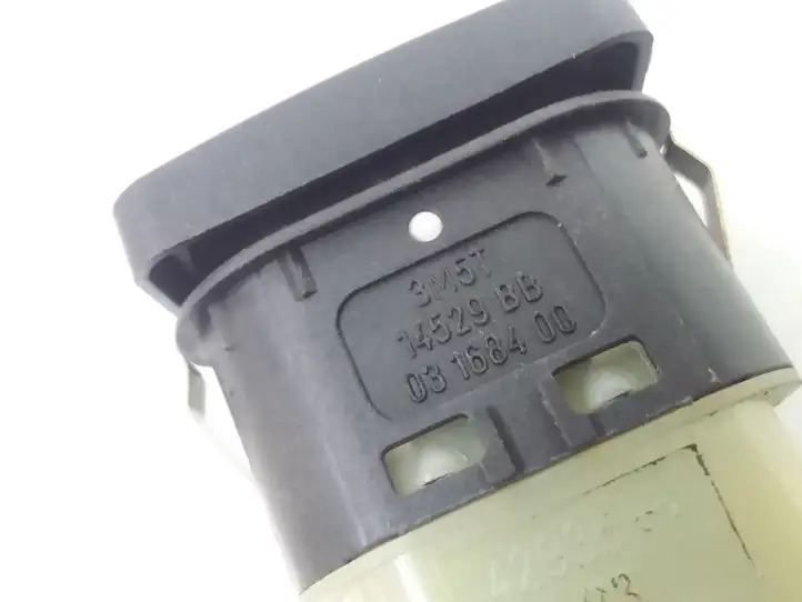 Ford Focus (2005 - 2008) 3M5T14529BB Кнопка стеклоподъемников — фото 3