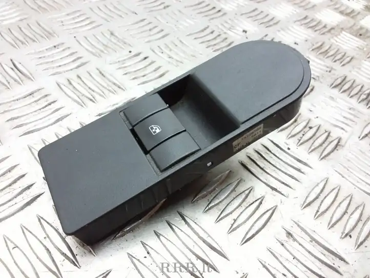 Opel Zafira B (2006 - 2008) 13228709 Блок кнопок стеклоподъемников — фото 1