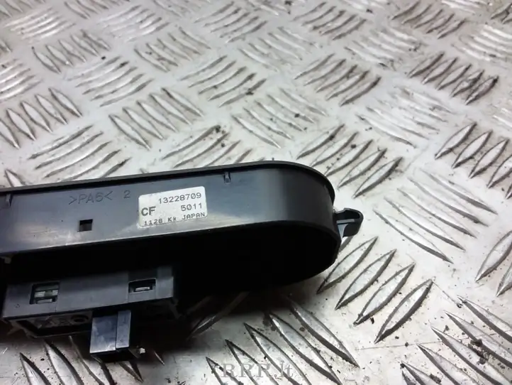 Opel Zafira B (2006 - 2008) 13228709 Блок кнопок стеклоподъемников — фото 3