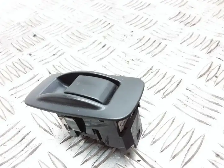 Toyota Corolla Verso AR10 (2004 - 2009) 848100F010 Блок кнопок стеклоподъемников — фото 1