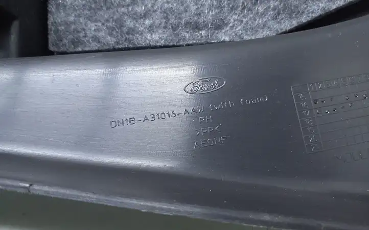 Ford Ecosport (2013 - 2018) DN1BA31016AAW Обшивка стойки D нижняя — фото 4
