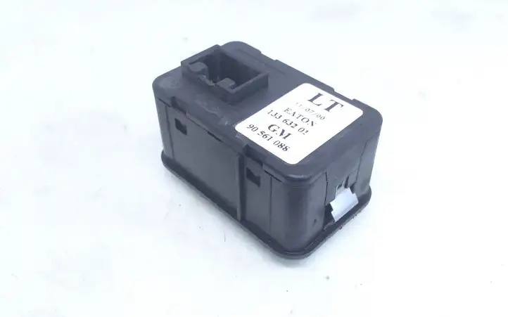Opel Astra G (1998 - 2004) 90561088 Блок кнопок стеклоподъемников — фото 3