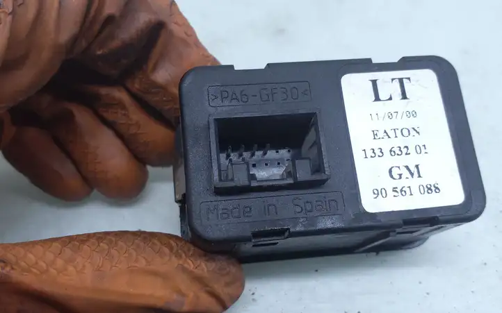 Opel Astra G (1998 - 2004) 90561088 Блок кнопок стеклоподъемников — фото 4