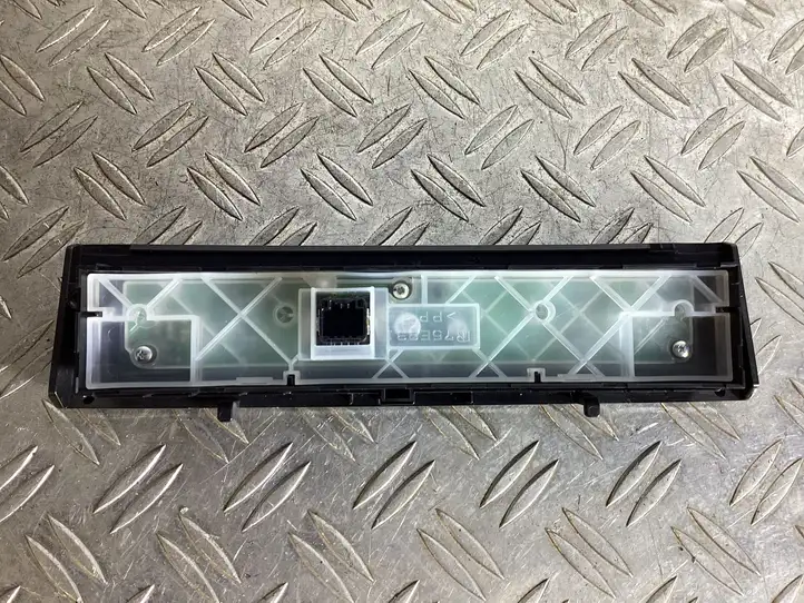 Lexus GS 250 300 350 300h 450h (2015 - 2020) 75E931 Включатель обогрева — фото 2