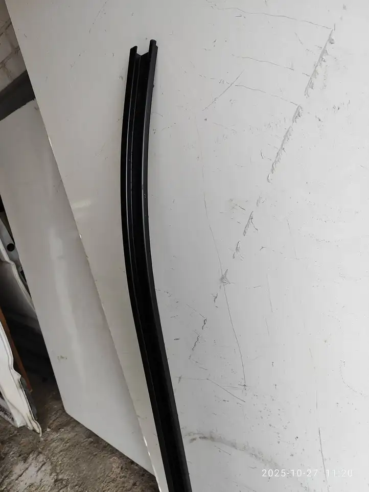 Volkswagen Crafter (2016 - ) 7C0843860 Другая деталь раздвижной двери — фото 2