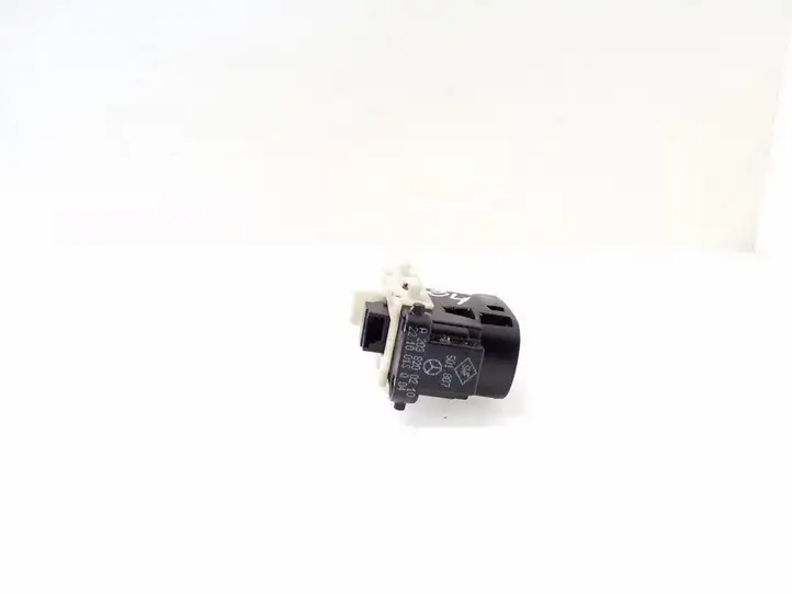 Mercedes-Benz C W203 (2000 - 2007) A2038200210 Блок кнопок стеклоподъемников — фото 2
