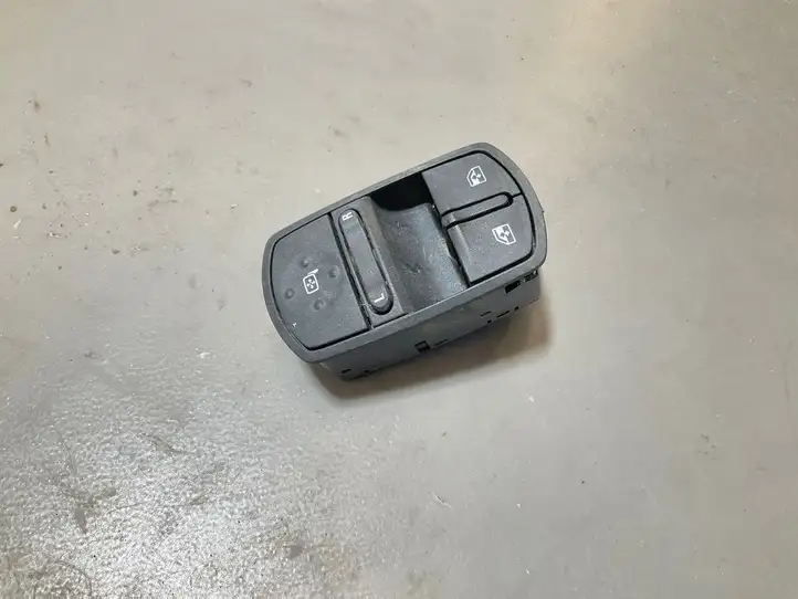 Opel Corsa D (2010 - 2014) 13258521 Кнопка стеклоподъемников — фото 1