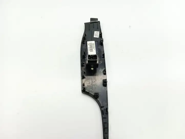 Hyundai i40 (2011 - )  935753Z200 Кнопка стеклоподъемников