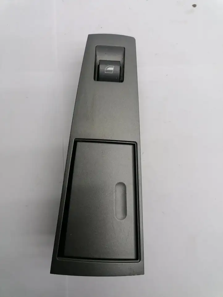 BMW 7 E65 E66 (2001 - 2008) 8379597 Кнопка стеклоподъемников — фото 1