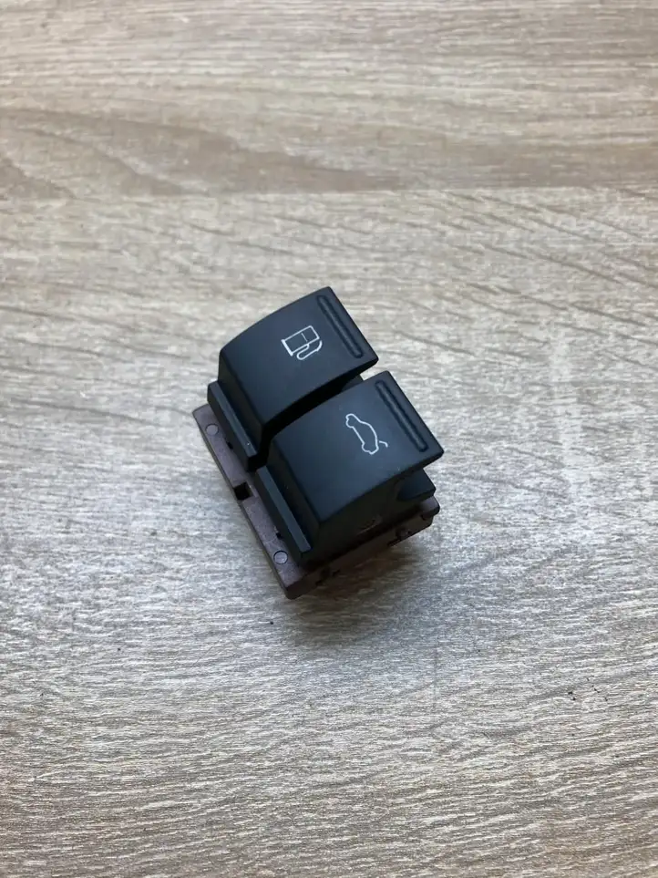 (2005 - 2010) B6fueltankswitch Включатель открытия топливного бака — фото 1