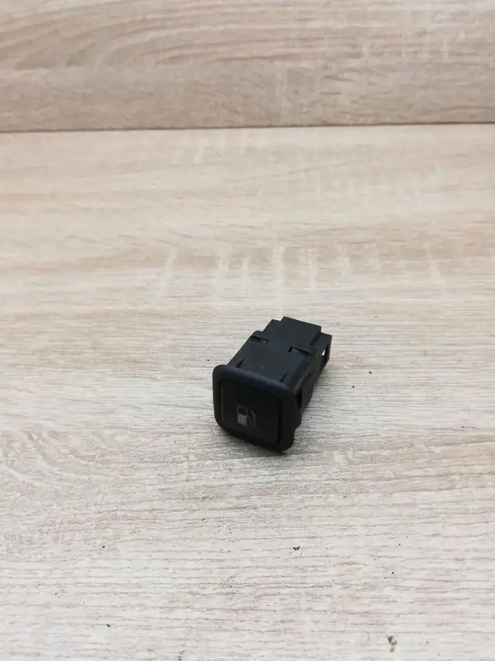 Volkswagen PASSAT B5.5 (2001 - 2005)  3b0959833a Включатель открытия топливного бака