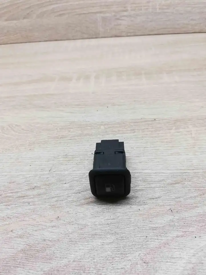 Volkswagen PASSAT B5.5 (2001 - 2005)  3b0959833a Включатель открытия топливного бака