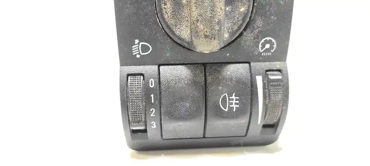 Opel Astra G (1998 - 2004) 90561383 Включатель фонарей — фото 4