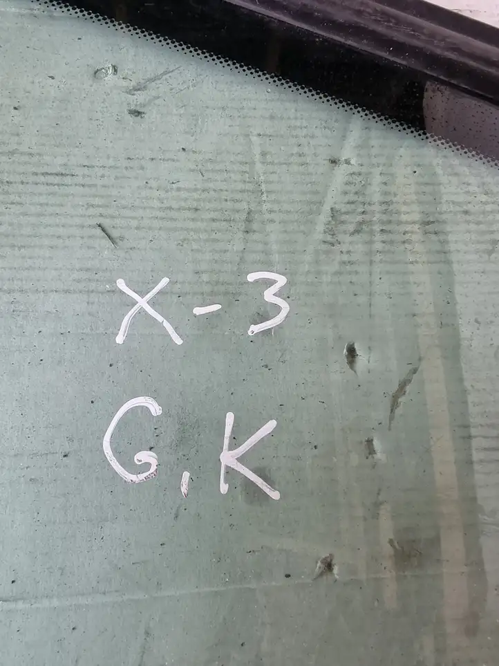 BMW X3 E83 (2003 - 2010)  43R00021 Заднее боковое стекло кузова