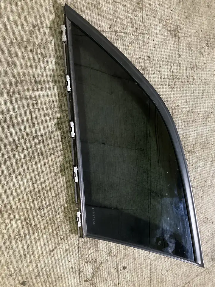 Mercedes-Benz C W204 (2007 - 2014) A2046705212 Заднее боковое стекло — фото 1