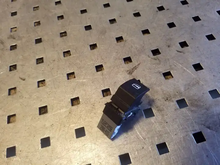 Seat Altea XL (2004 - 2015) 7L6959855B Кнопка стеклоподъемников — фото 1