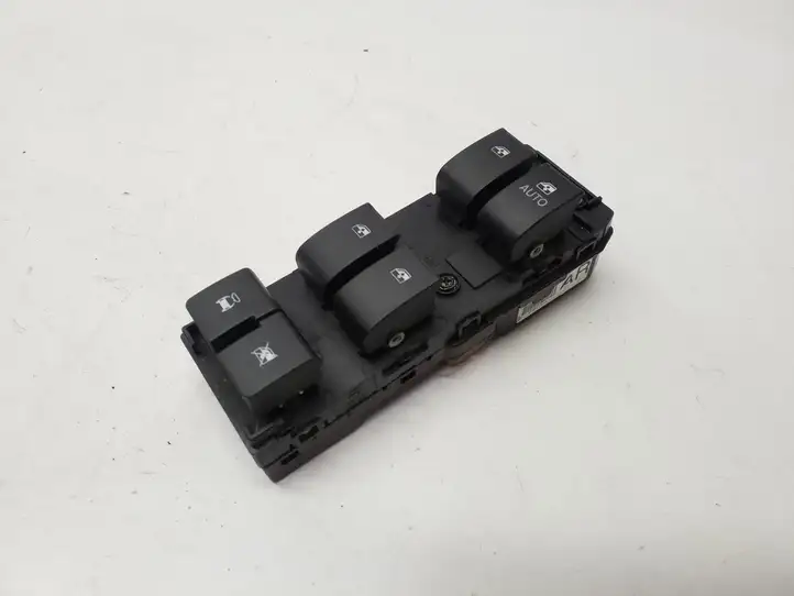 Chevrolet Captiva (2011 - 2013) 202005436 Кнопка стеклоподъемников — фото 1