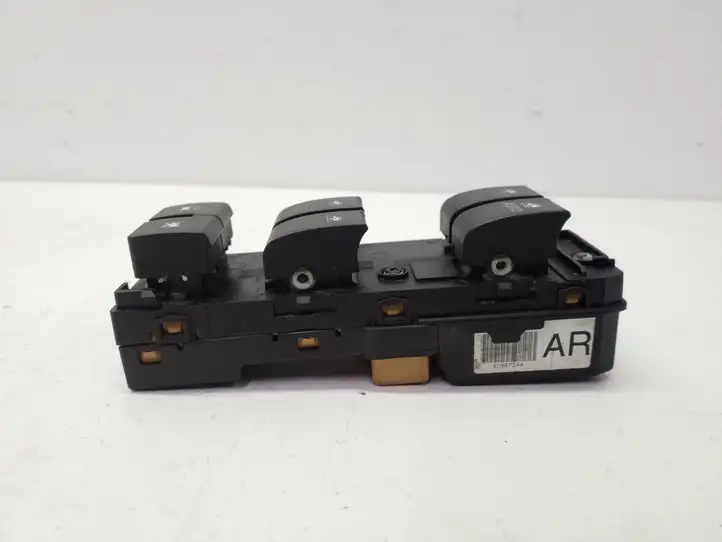 Chevrolet Captiva (2011 - 2013) 202005436 Кнопка стеклоподъемников — фото 2