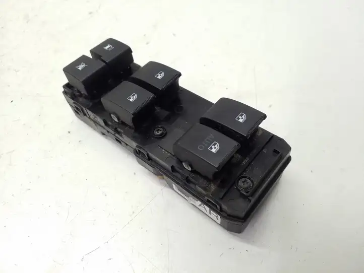 Chevrolet Captiva (2011 - 2013) 20987344 Кнопка стеклоподъемников — фото 2