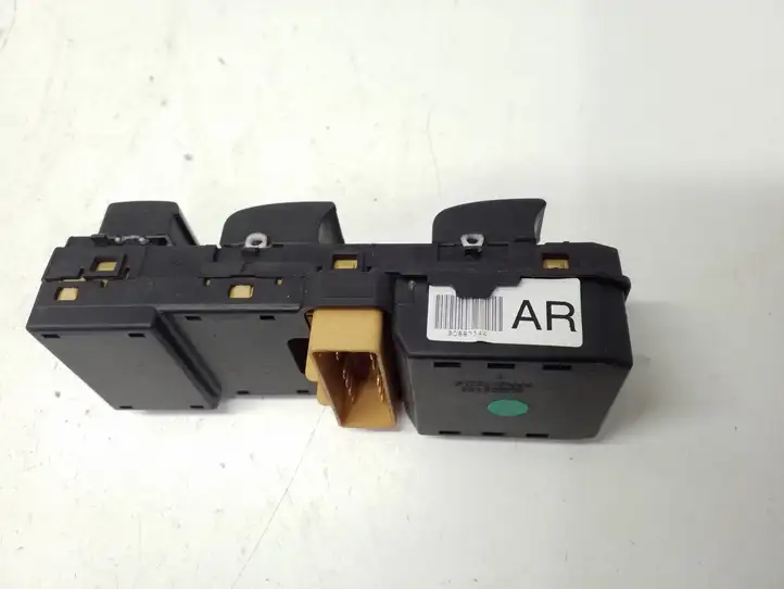 Chevrolet Captiva (2011 - 2013) 20987344 Кнопка стеклоподъемников — фото 4