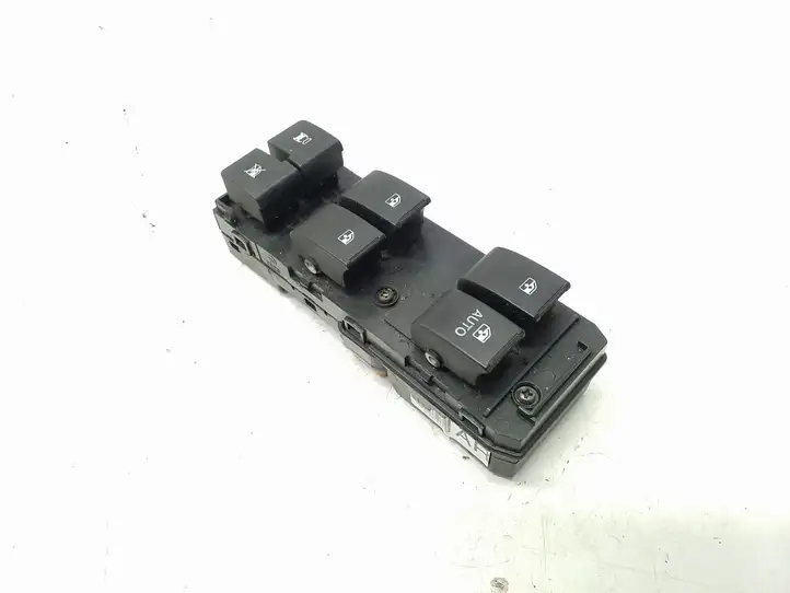 Chevrolet Captiva (2011 - 2013) 20987344 Кнопка стеклоподъемников — фото 1