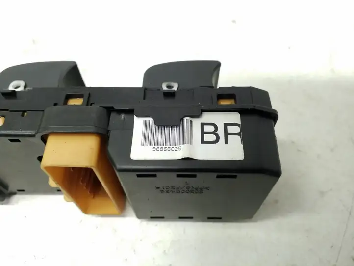 Chevrolet Captiva (2006 - 2011) 202005436 Кнопка стеклоподъемников — фото 4