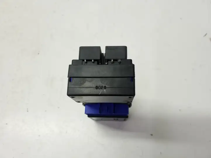 Chevrolet Captiva (2006 - 2011) 202005436 Кнопка стеклоподъемников — фото 2