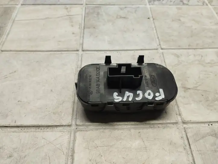 Ford Focus (1998 - 2004) 98AB14A132DE Кнопка стеклоподъемников — фото 4