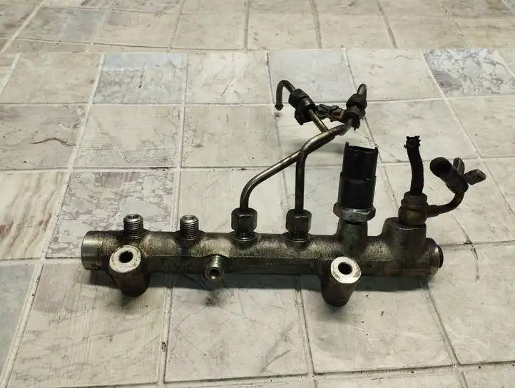 Opel Astra H (2004 - 2009) 0445214049 Магистральная топливная трубка — фото 5